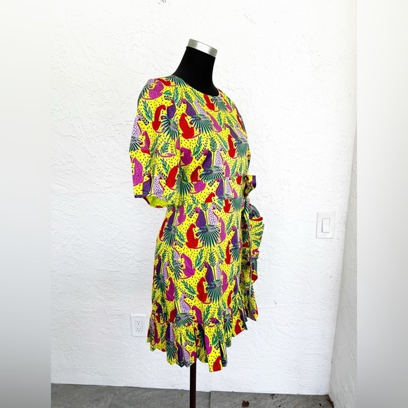 Emily McCarthy Lola Wrap Dress in Peekaboo Cat Print Size Medium NEW - Picture 7 of 11